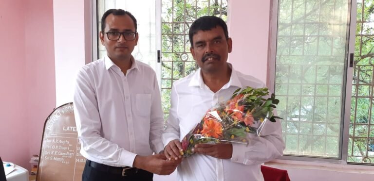 निवर्तमान पदाधिकारी को दी गई विदाई नए का किया गया स्वागत