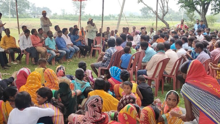 बुंडू के बिचाहातू पंचायत के सैकड़ो लोगों ने राजा पीटर का दामन थामा |