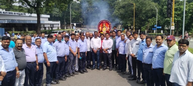 हर्षोल्लास के साथ बाबा विश्वकर्मा का विसर्जन हुआ संपन्न।